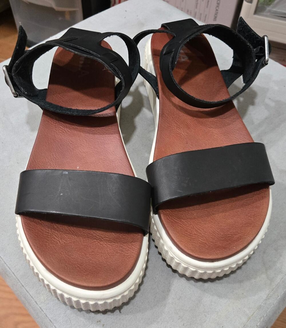 Mia "Ellen" Black Ankle Strap Leather Sandal Size 9 Sneaker Bottom